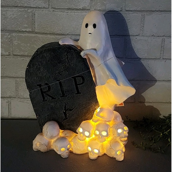 Halloween Ghost With Tombstone And Skulls Figure Statue Lights Up LED 14"x11" - Picture 1 of 8